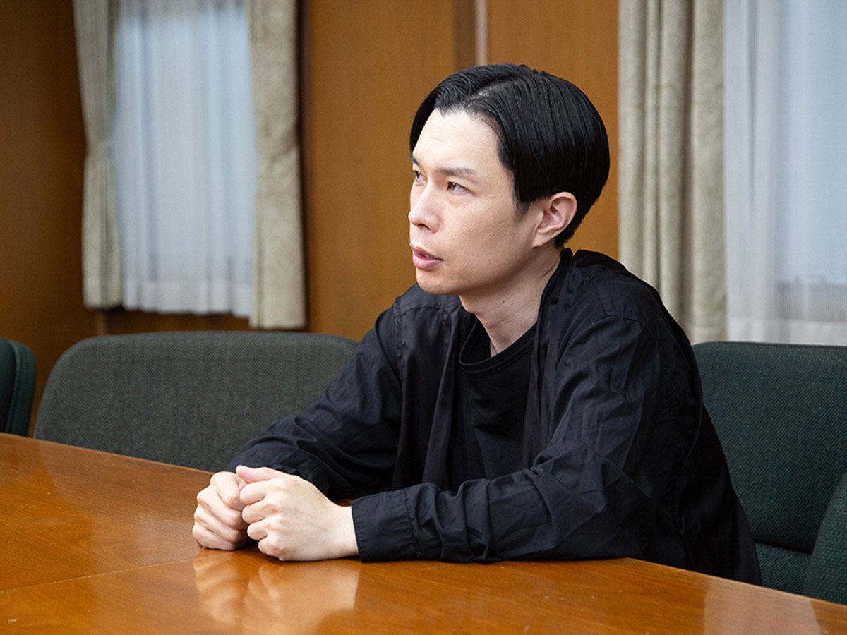 質問に答える岩井さん