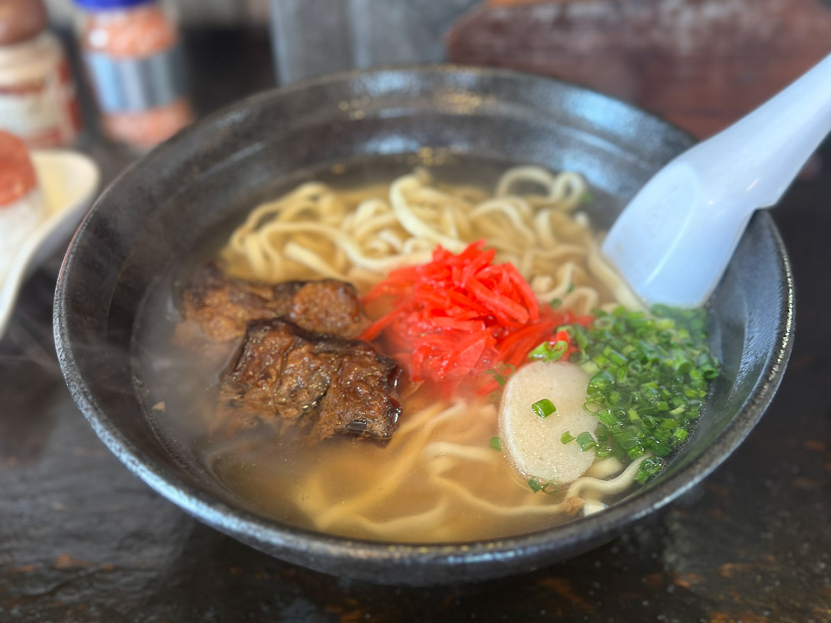 『我達食堂』の「ソーキそば」