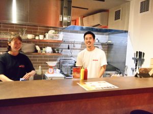 HAMBURGER SHOP富吉　ご夫婦の優しい雰囲気が印象的