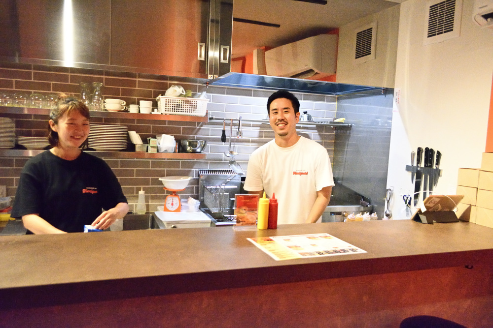 HAMBURGER SHOP富吉 ご夫婦の優しい雰囲気が印象的