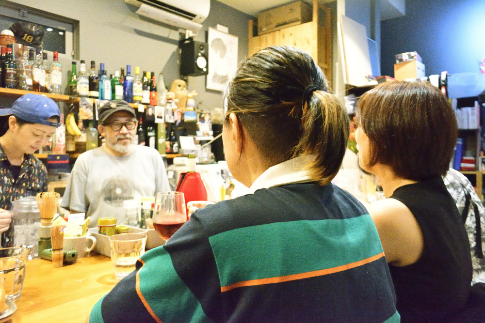 女性ひとりでもふらっと寄れる楽しい雰囲気の『cafe CLARI(カフェ クラリ)』