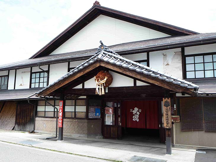 大町最大級の木造建築の蔵