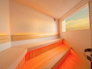 「日本の渚百選」の1つである有明浜が楽しめる「Ariake Sauna」