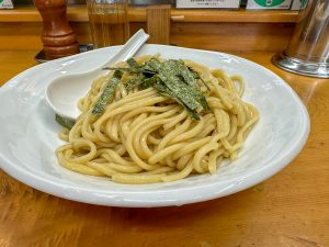 ラーメン業界でも有名な大田区の「菅野製麺所」が作った『貴富』オリジナルの麺。つけそばは250g