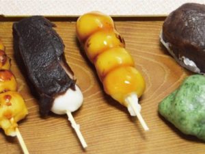 『さきたま風月庵』の「だんご和菓子のおみやげセット」700円（税込）