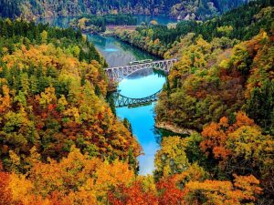 【鉄道旅の魅力発見】福島と新潟を結ぶ「只見線」で紅葉絶景を堪能！特別SLツアーやダム見学、秋の美食体験もお楽しみに