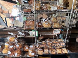 自家製パンや焼き菓子がたくさん