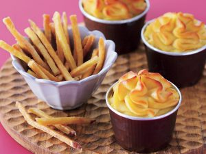 北海道産のポテトを使った料理も多数［食楽web］