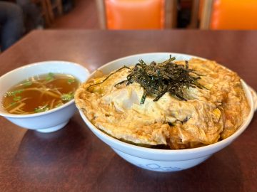 中華屋なのにカツ丼がウマい！ 西新宿の老舗町中華『登喜和』のカツ丼が人気の理由