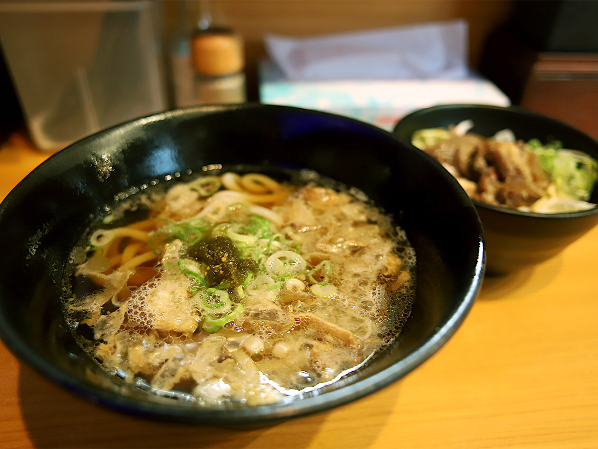 かすうどん+ミニ牛すじ丼 1380円