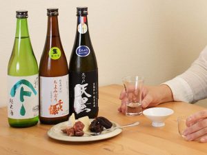 楽しみ方のコツは、「酒」「器」「つまみ」の組み合わせを考えることにあり ［食楽web］