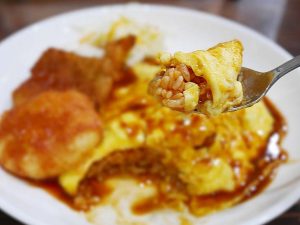 野菜の甘みが詰まったデミグラスソース