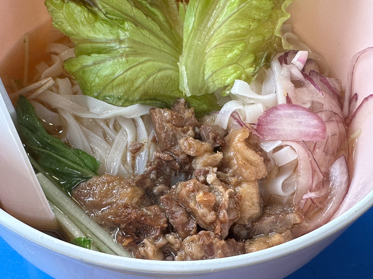 柔らかく旨味たっぷりの牛すじ。