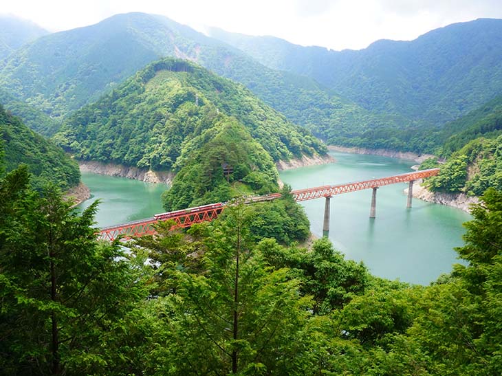 奥大井湖上駅。提供:静岡県観光協会