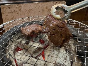 肉汁がすごいカルビ