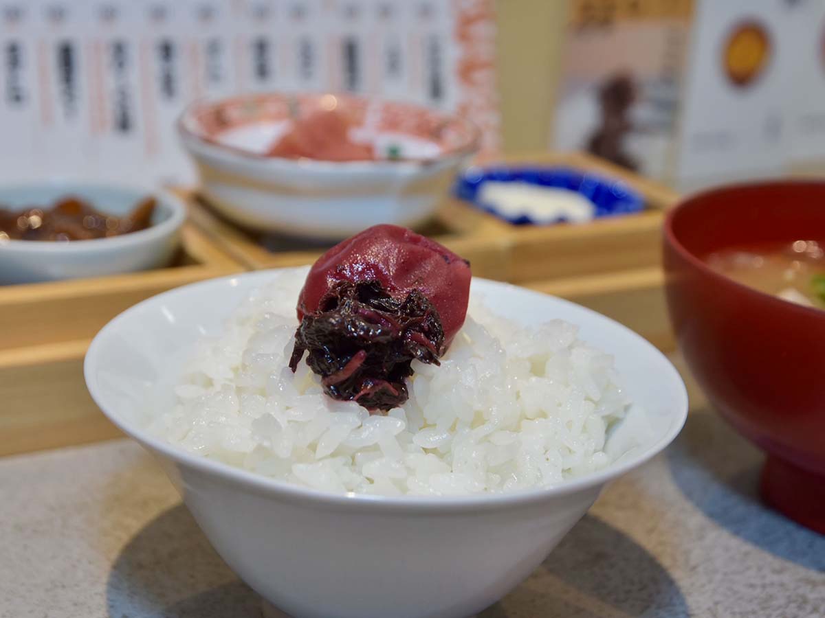 白いごはんに梅干しは最高のお供 ［食楽web］