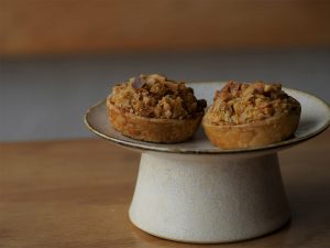 『AM STRAM GRAM nobolyquedaly』の「タルティミニマカダミアん」1個 380円。グランスタ東京／B1改札内 銀の鈴エリア［食楽web］