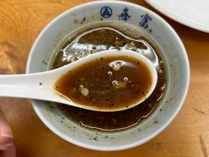 残ったつけ汁にスープを足してスープ割りに[食楽web]