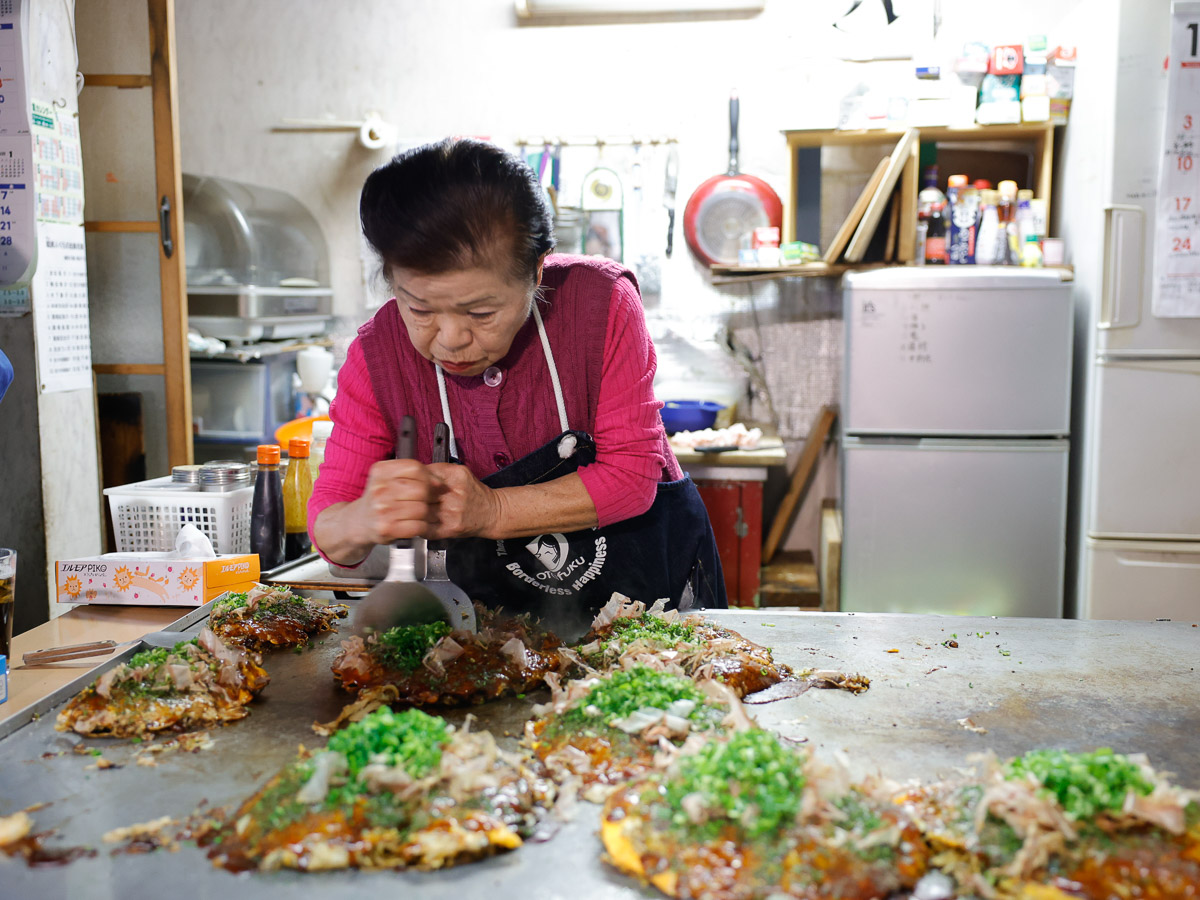【広島秘境グルメ旅】安芸太田町の人気お好み焼き店『星の郷 あまんど』の名物女将が作るやきそばが人気の理由とは