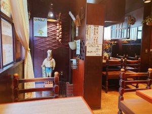【下町グルメ】地元民に愛されるレトロな『洋食あきら』（向島）で人気の洋食定食を味わいに
