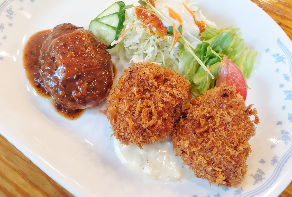 立石の地元民が愛する洋食屋!絶品カニコロッケ&ハンバーグにご飯もお酒も進みまくり