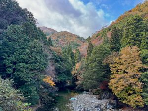 全長16kmの三段峡。遊歩道は誠意日されているが、途中通行止めなどの可能性もあるので事前の確認は必須