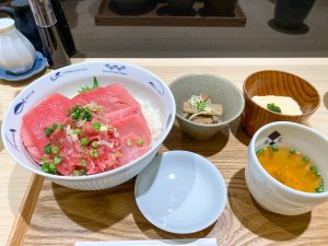 築地で味わう至高の一杯！名仲卸「やま幸」直営店『海玄 seagen』の「究極の海玄まぐろ丼」