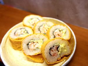 小海老の玉子巻 1本6切 1500円