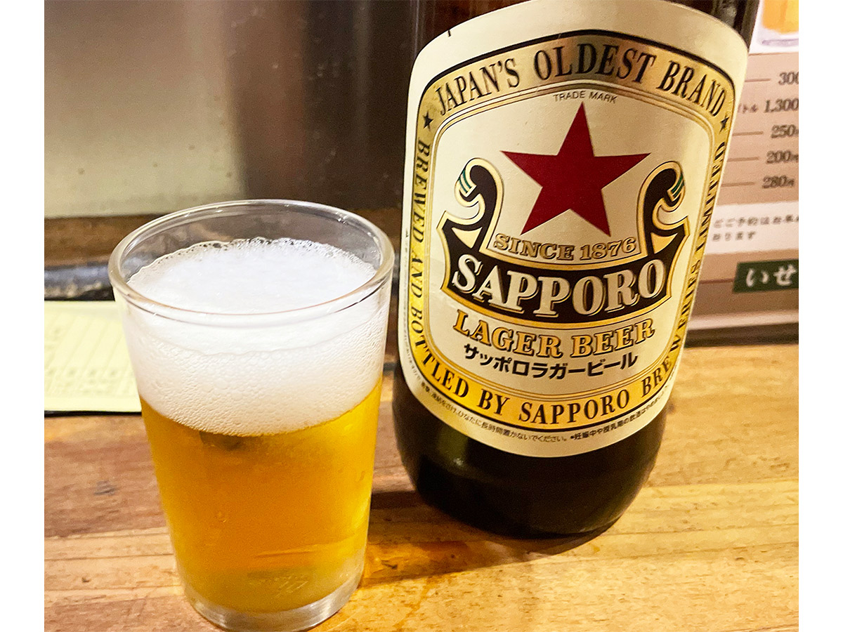 瓶ビール(サッポロ赤星・650円)