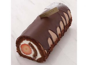 「あまおう苺のショコラロール／紅ほっぺ苺のショコラロール」1836円　※ 販売期間：販売期間：1月11日（土）～2月28日（金）