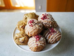 手軽に食べられるスコーンは移動中のおやつにも