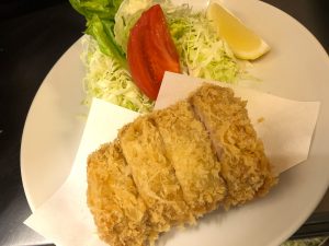 『丸五』は昭和50年創業の老舗とんかつ店