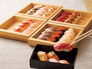 『幸寿司』の「選べるにぎり 幸せの小箱」3貫 972円～