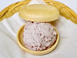 『柳屋』の「アイス最中」