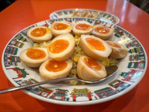 【吉祥寺グルメ】人気町中華の裏メニュー「味玉多すぎチャーハン」はウマいのか？ 実際に食べてきた
