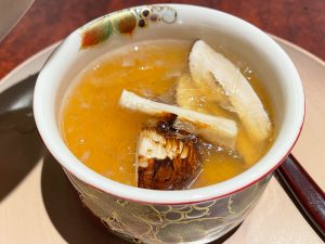 「自家製とうふ 松茸フカヒレすっぽん餡のプロローグ」。これがもう絶品！
