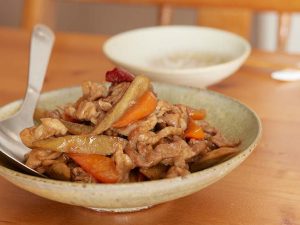 【週末の作り置き】甘辛味でご飯がすすむ！ 東京ソロごはん。の“つくおき”「おかずきんぴら」