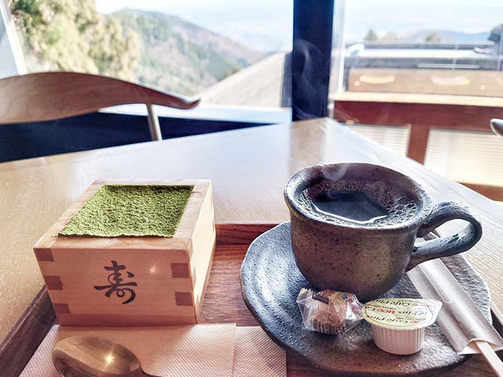 ドリンクとセットで1400円 ［食楽web］