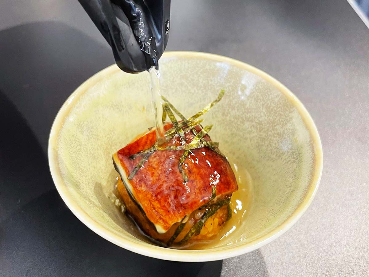 出汁をかけていただく、ひつまぶし風のアレンジもおすすめ！ ［食楽web］