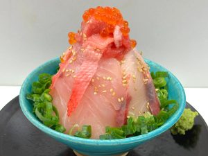 静岡をクルマで旅するならぜひ立ち寄って味わいたい絶品海鮮丼とは？