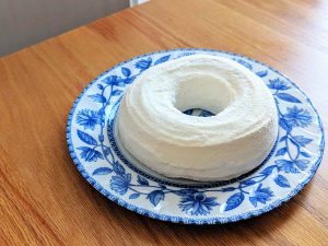 昭和レトロなバターケーキが食べたくて。広島の老舗洋菓子店『シャンボール』の名物「アデーシャン」は可憐な口どけ！
