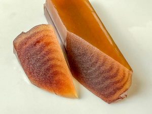 木目羊羹を斜め切りにしてみるとこうなる