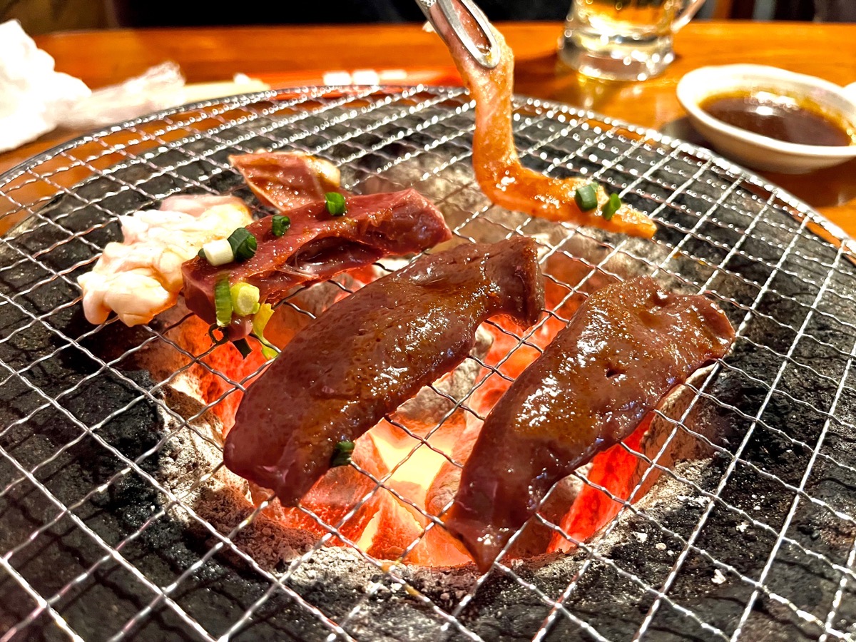 火力を調整しつつ焦げないように細心の注意を払います