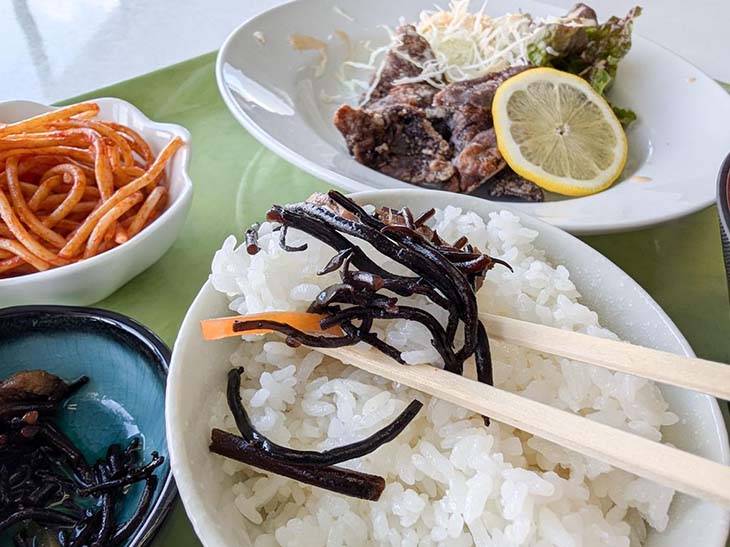 ひじきや玉子焼きなど手作りならではの家庭的な味