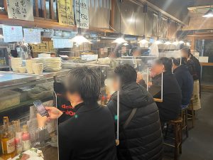 昔から一人飲み客が団体客よりも多い印象