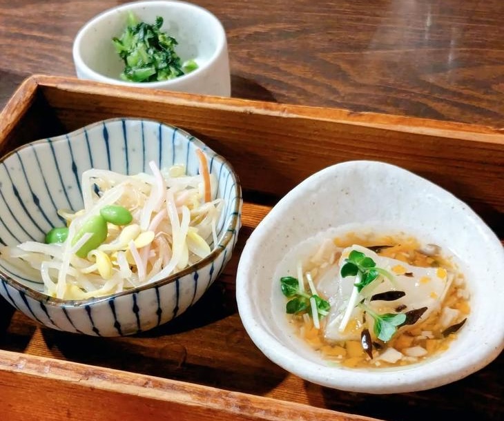 小鉢も丁寧に仕込んであります