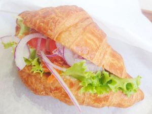 クロワッサンはテイクアウトも可能