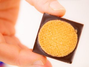 1段⽬「時間がゆっくりと溶けていく⿊ねこのショコラクッキー」の裏側