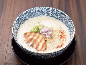 『特濃のどぐろつけ麺 smile』の「三重県をギュッと！伊勢海老のらぁめん」