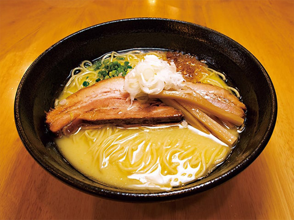 『麺処 若武者』の「濃厚福島鶏白湯」
